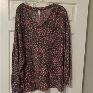 Scarlett Long Sleeve Top in Pink and Black